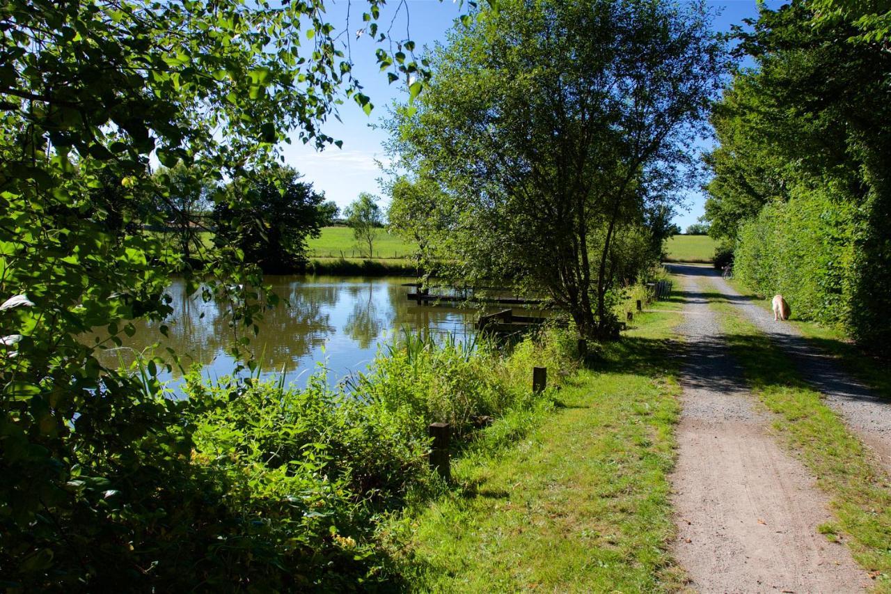 Camping De La Chagnee Saint-Aubin-le-Cloud Exteriér fotografie